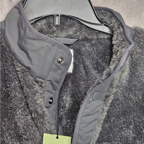 Men's Faux Fur Sherpa Button Down Jacket Large - Picture 2 of 5